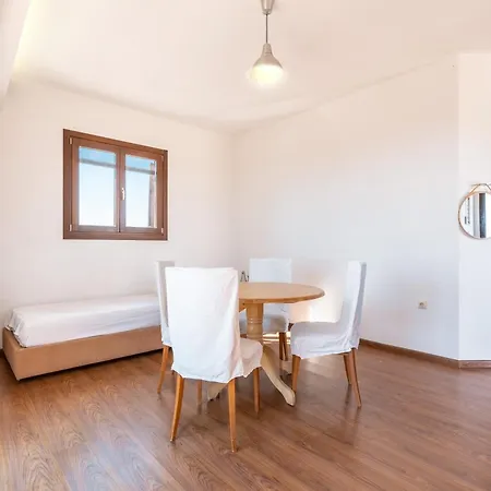 Apartament Rhodes Retreat